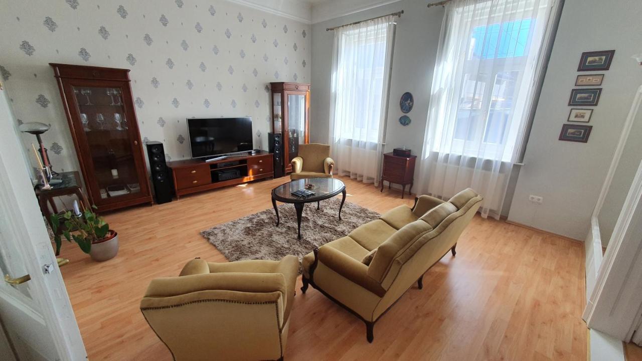 Casa Tajola Appartement Kecskemét Buitenkant foto