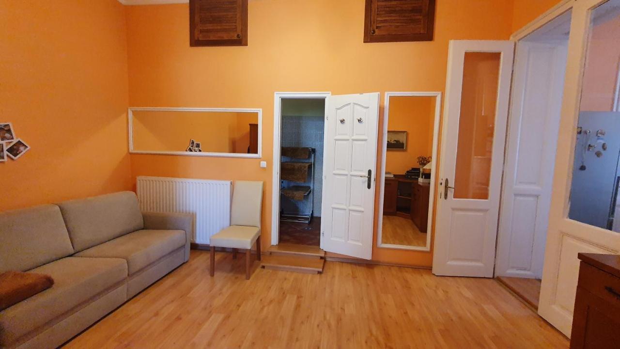 Casa Tajola Appartement Kecskemét Buitenkant foto